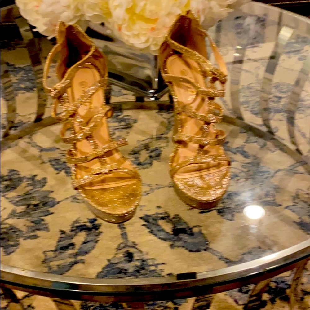 Rouge Gold wedges